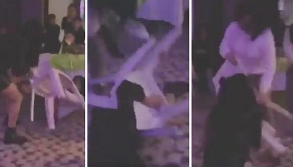 Dos mujeres se pelean durante el juego de la silla en fiesta de Fin de Año (VIDEO)