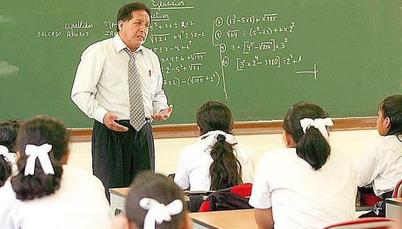 Gobierno declara aumento de sueldo para profesores 