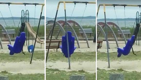 YouTube: Padre graba a fantasma en un parque infantil [VIDEO]