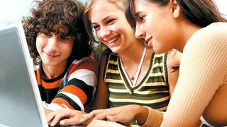Jóvenes británicos pasan más tiempo en Internet que viendo TV 